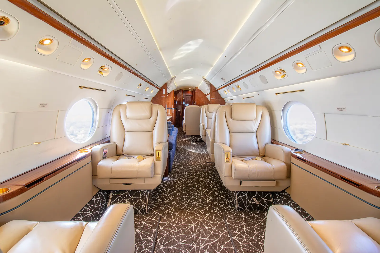 Gulfstream IV-SP N53WG operated by Fly Alliance photo 5