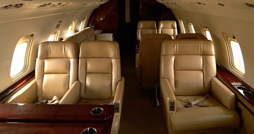 Bombardier Challenger 604 N546DH operated by Jet Linx Aviation, LLC photo 3