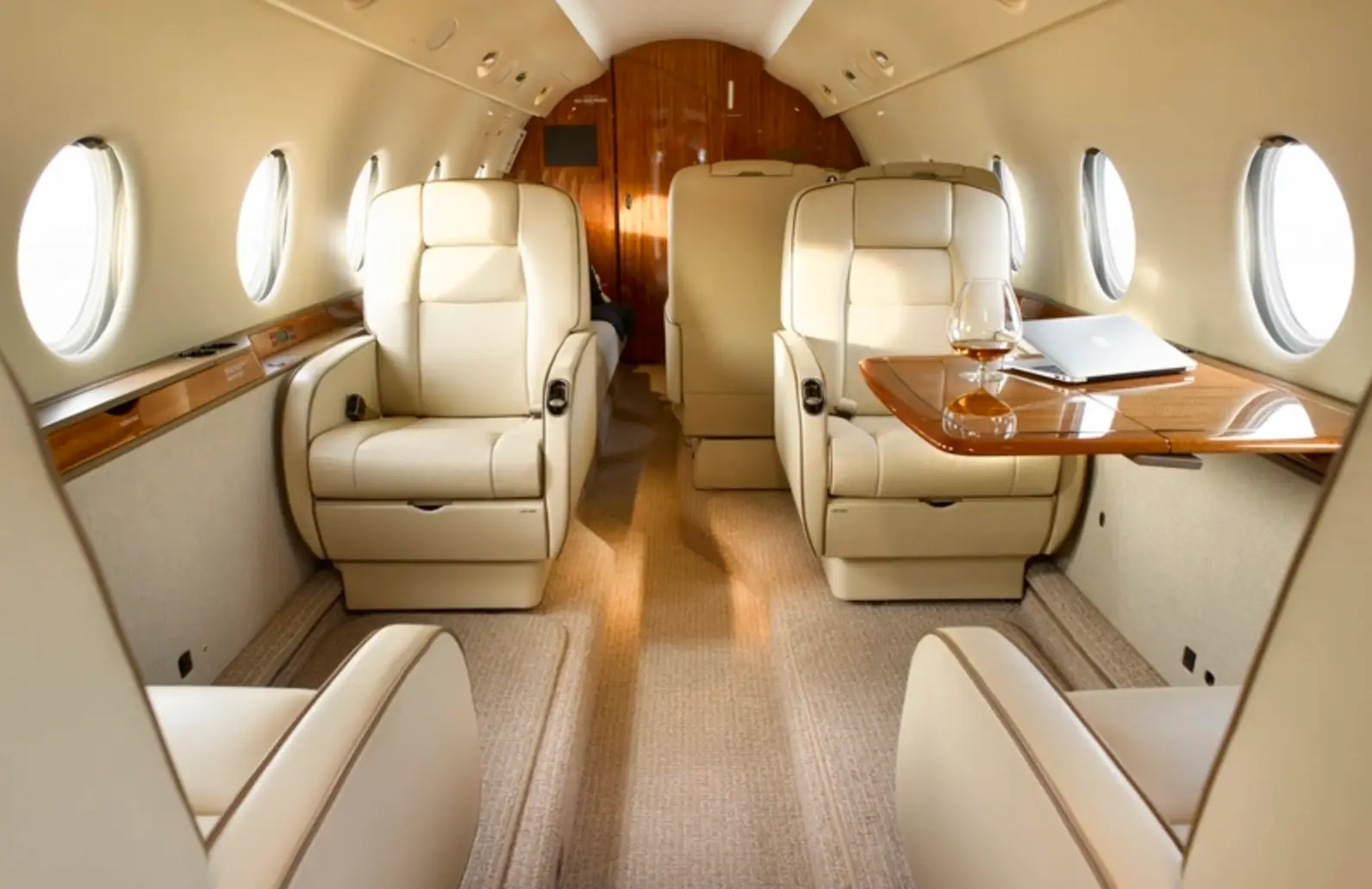 Gulfstream G200 N54CM operated by Alerion Aviation photo 2