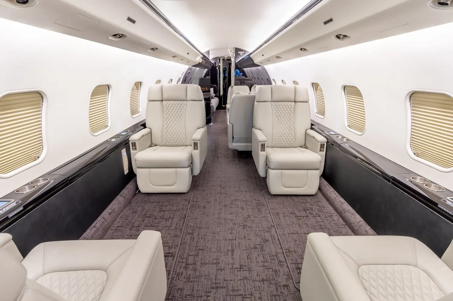 Bombardier Global Express N54DP operated by Elite Air, Inc., KPIE photo 2