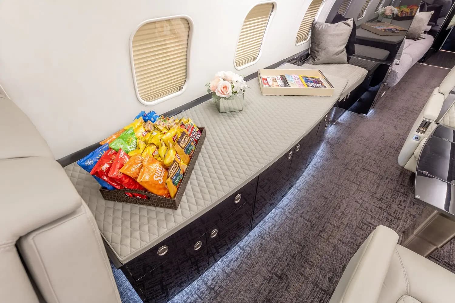 Bombardier Global Express N54DP operated by Elite Air, Inc., KPIE photo 5