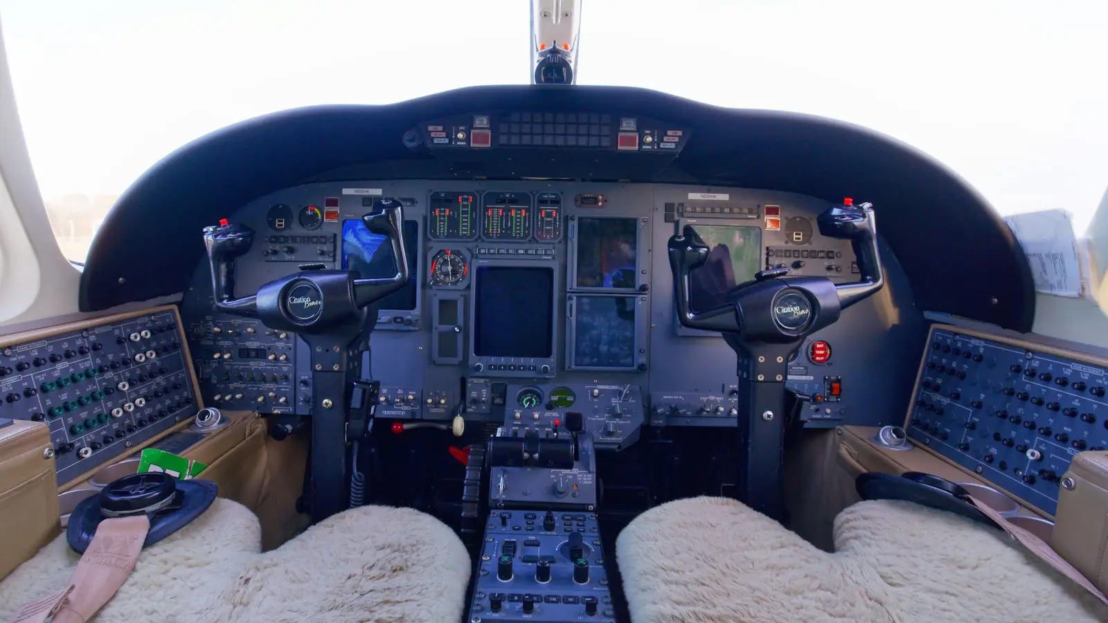 Cessna Citation Bravo N550HK operated by Crow Executive Air, Inc., KSVH photo 5