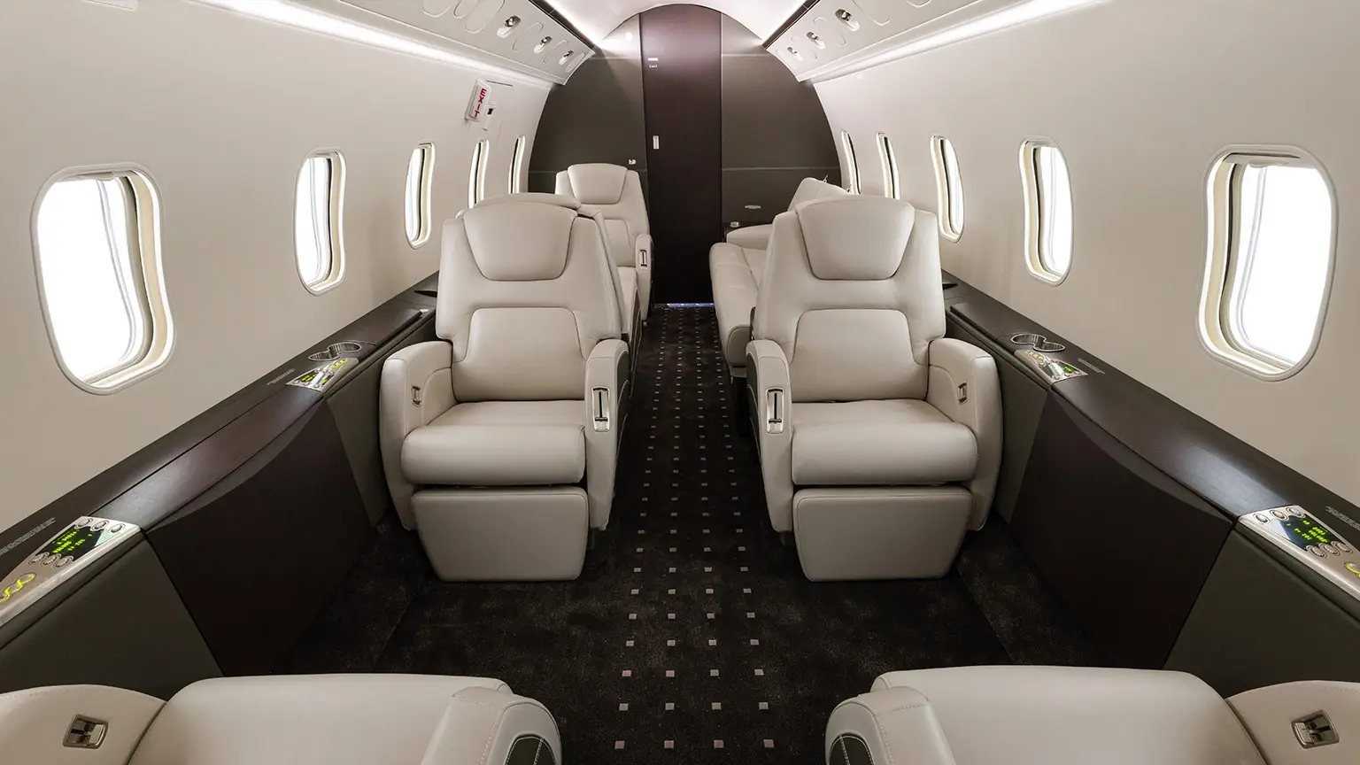 Bombardier Challenger 300 N550XJ operated by Jet Edge International photo 4