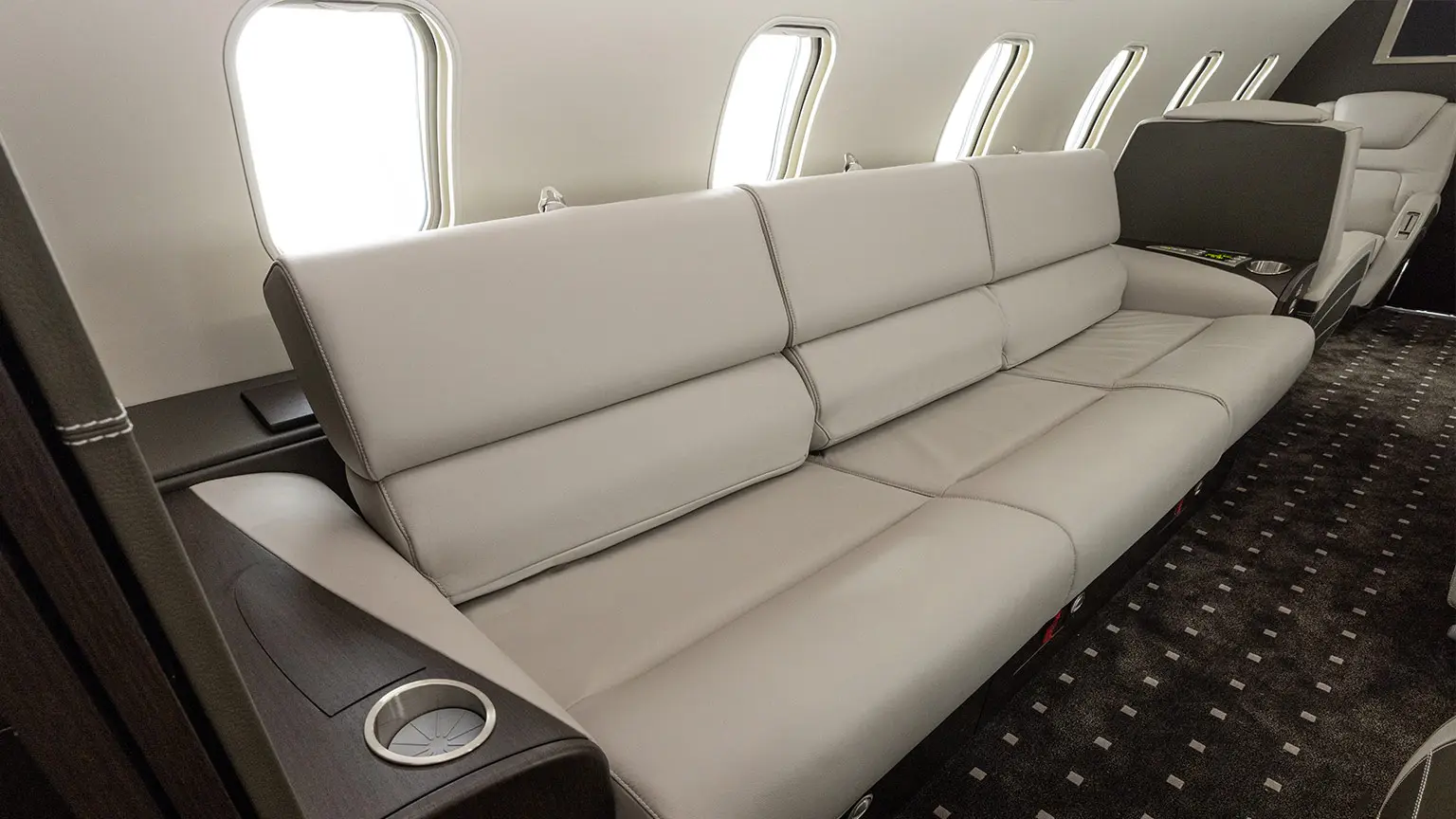 Bombardier Challenger 300 N550XJ operated by Jet Edge International photo 6