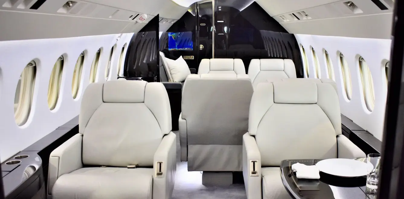 Dassault Falcon 900EX N551AD operated by Tailwind Air LLC photo 2