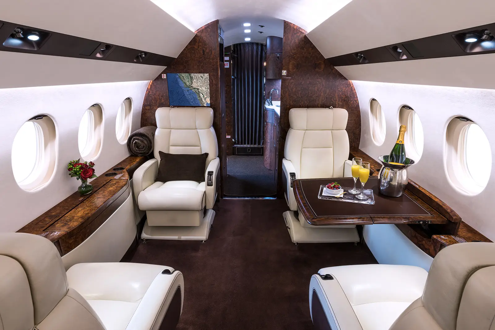 Dassault Falcon 2000LX EASy N552GR operated by Clay Lacy Aviation, Inc. photo 6