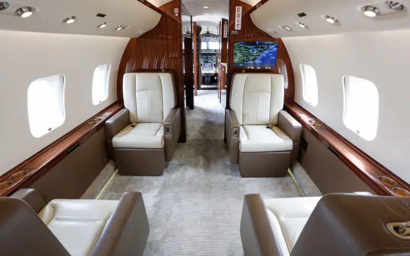 Bombardier Global 6000 N555DT operated by Planet 9 Private Air ("P9PA") photo 4