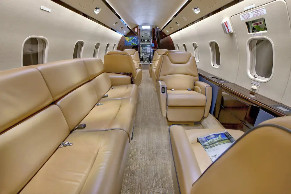 Bombardier Challenger 300 N555FX operated by Baker Aviation, LLC photo 3