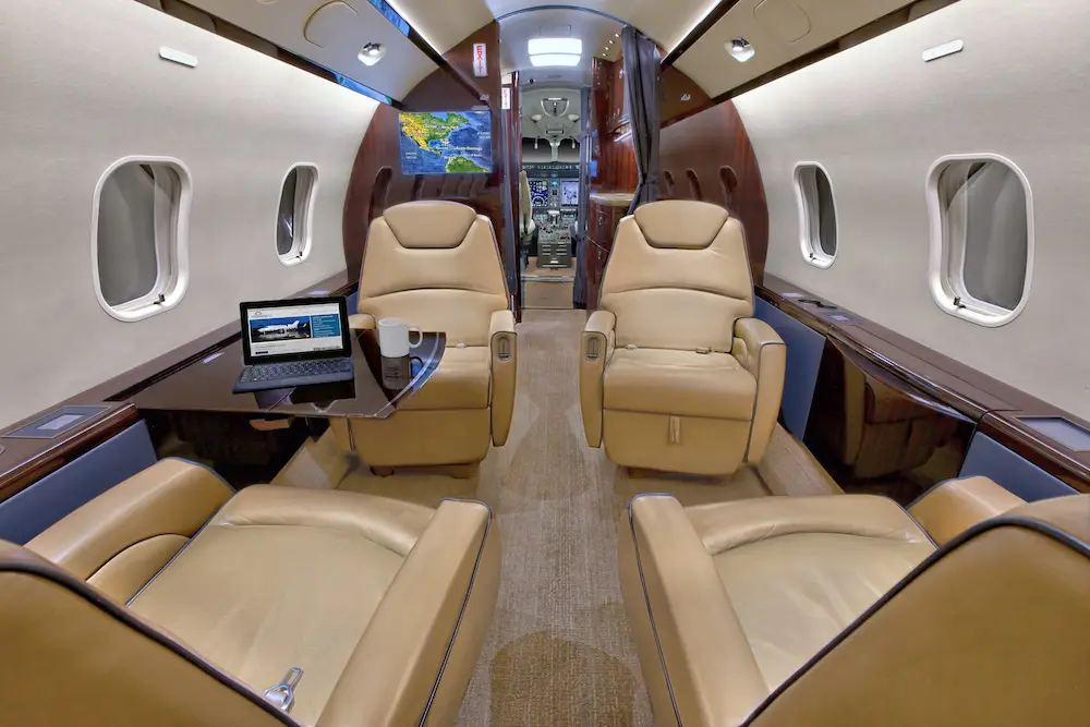 Bombardier Challenger 300 N555FX operated by Baker Aviation, LLC photo 5