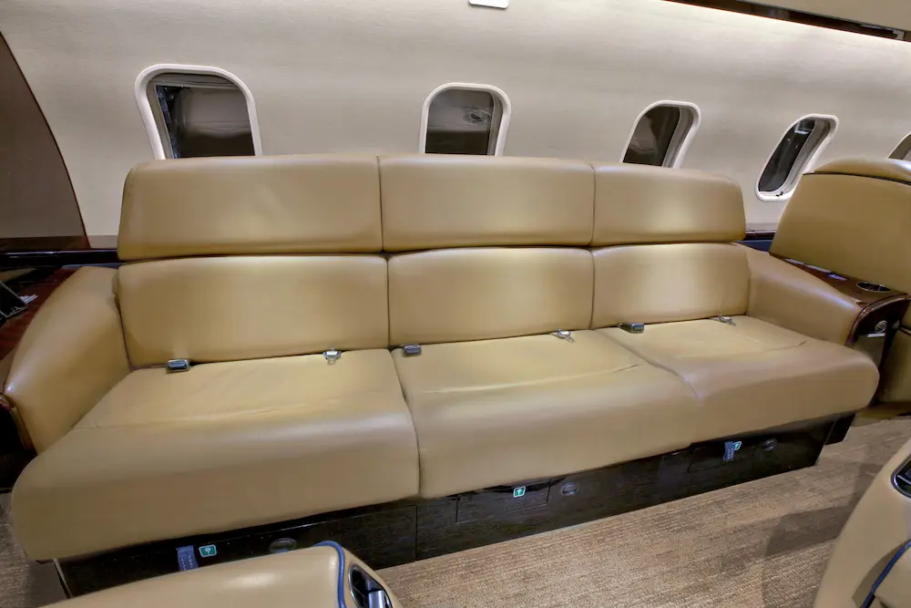 Bombardier Challenger 300 N555FX operated by Baker Aviation, LLC photo 6