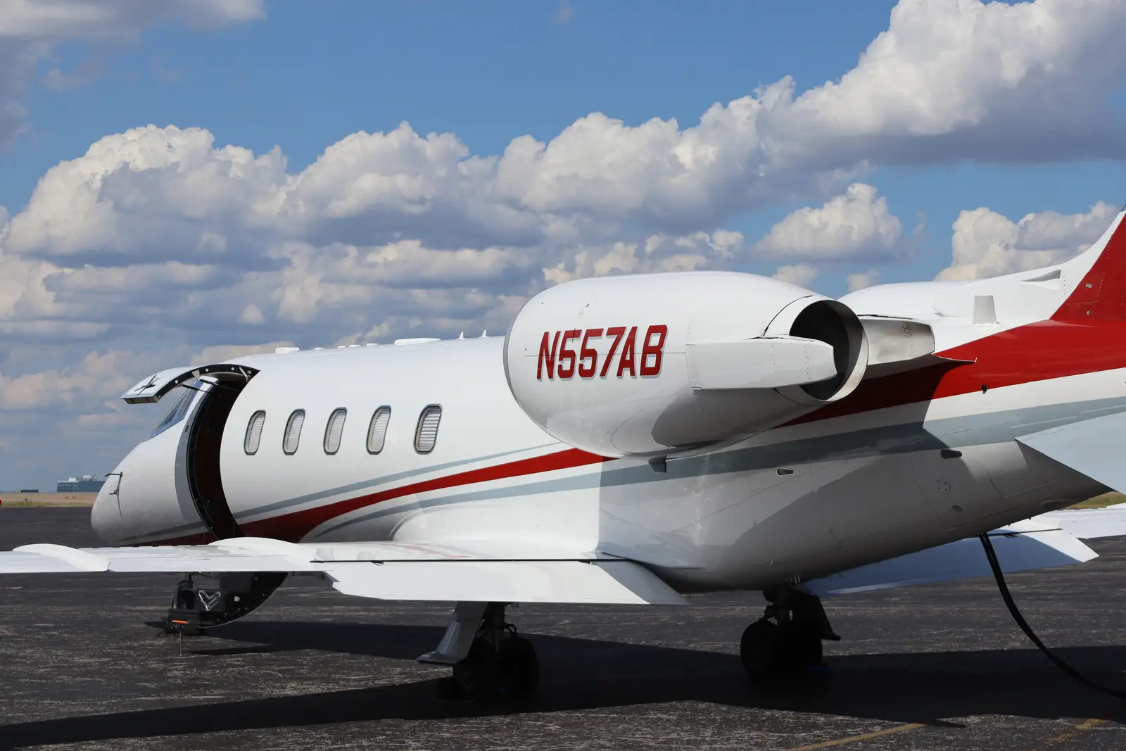 Bombardier Learjet 60 N557AB