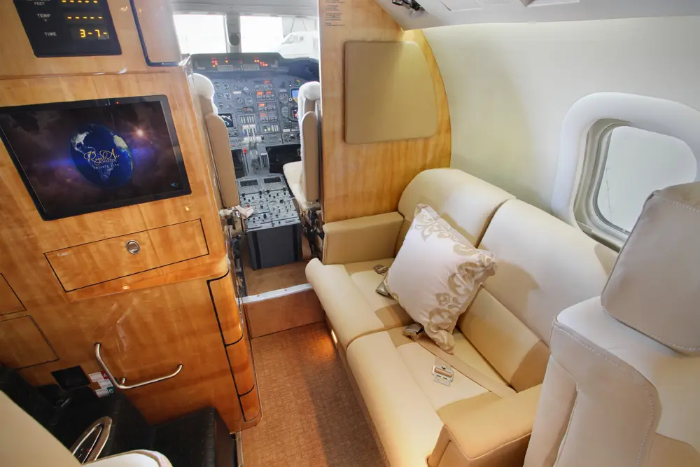 Bombardier Learjet 55C N559RA operated by Royal Air Freight, Inc, KPTK photo 5