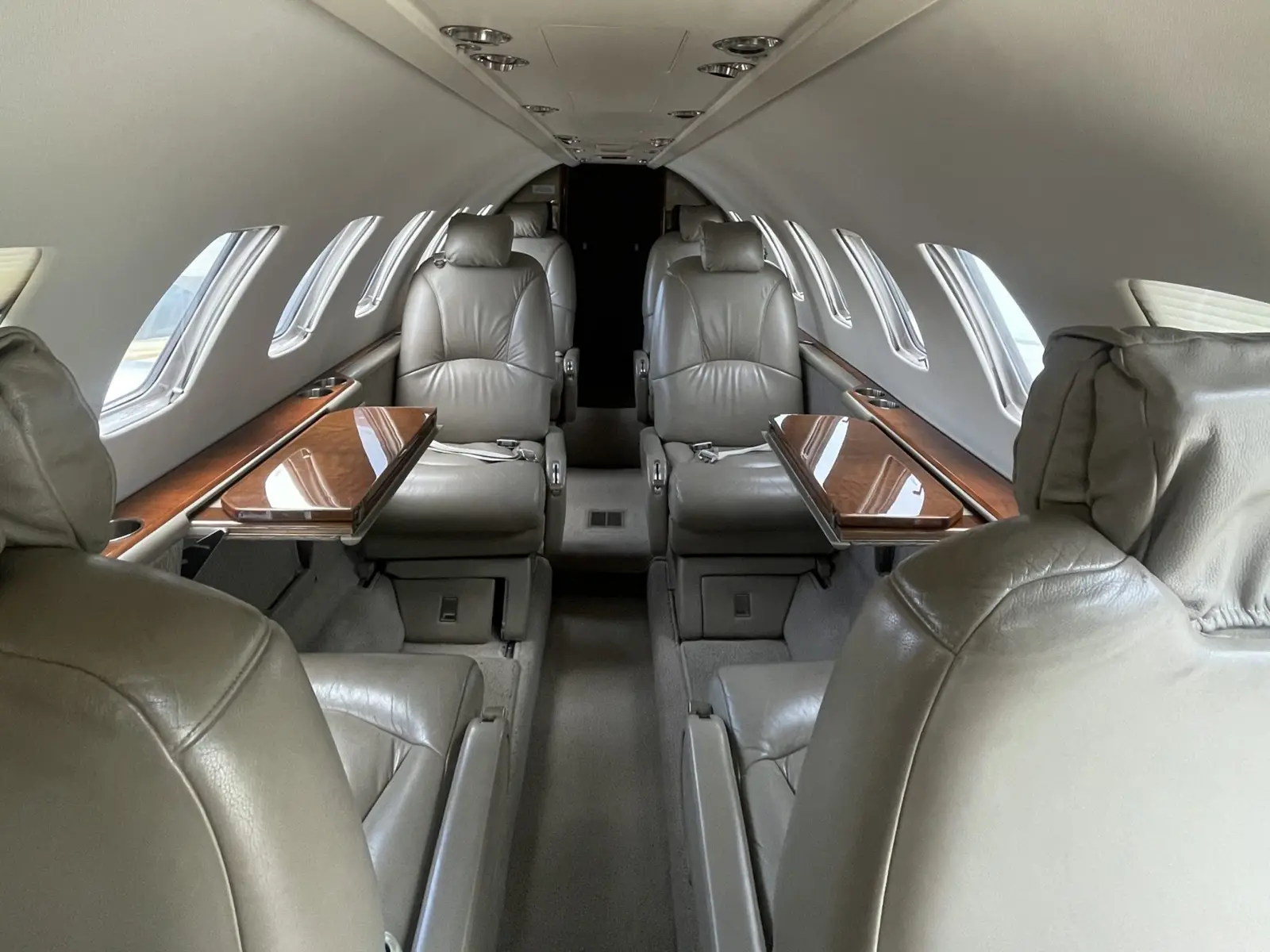 Cessna Citation Ultra N560HS operated by Jet Services, Inc., KCQF photo 2