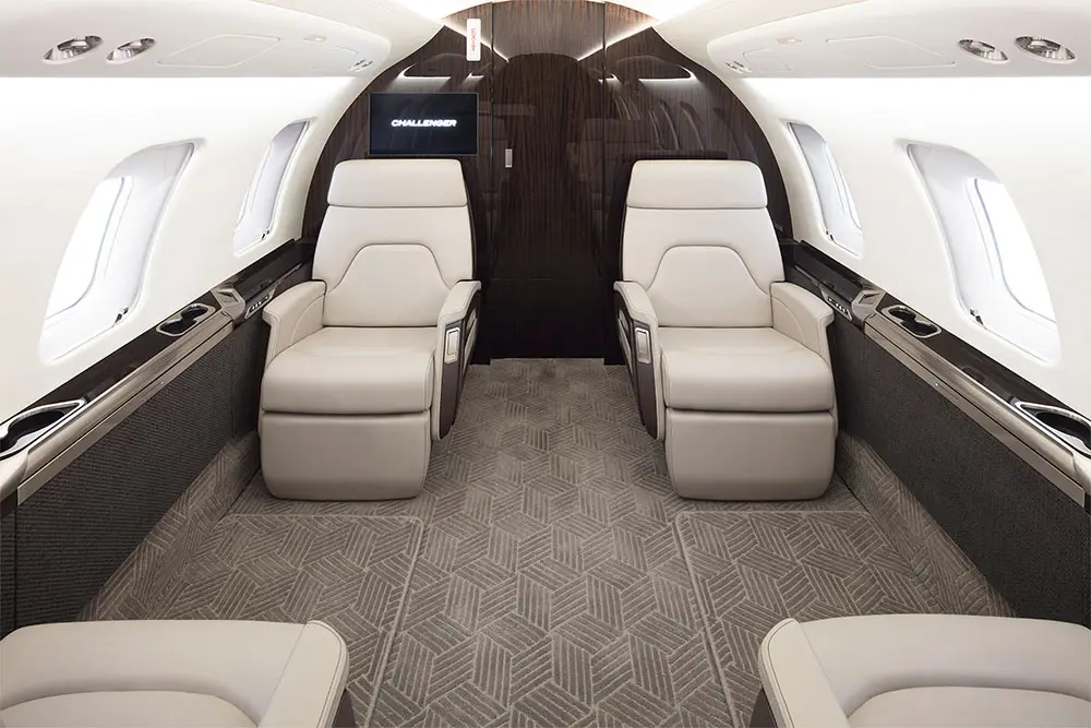 Bombardier Challenger 650 N562RT operated by Solairus Aviation photo 6