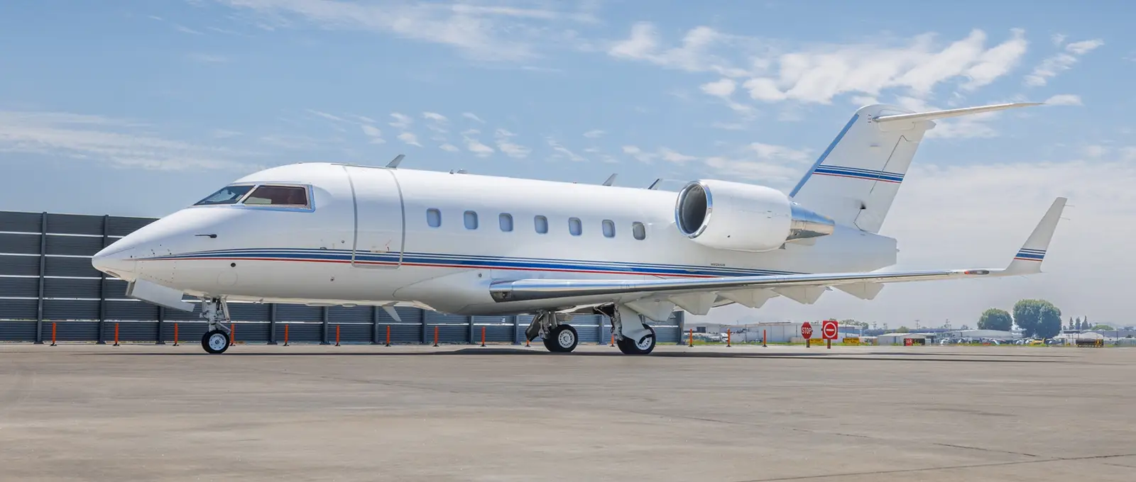 Bombardier Challenger 601-3R N563WJ operated by Worldwide Jet Charter, Inc. photo 4