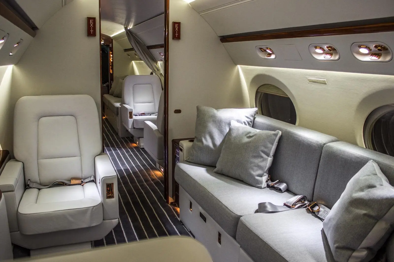 Gulfstream V N565JT operated by Sky High Aviation Services photo 2