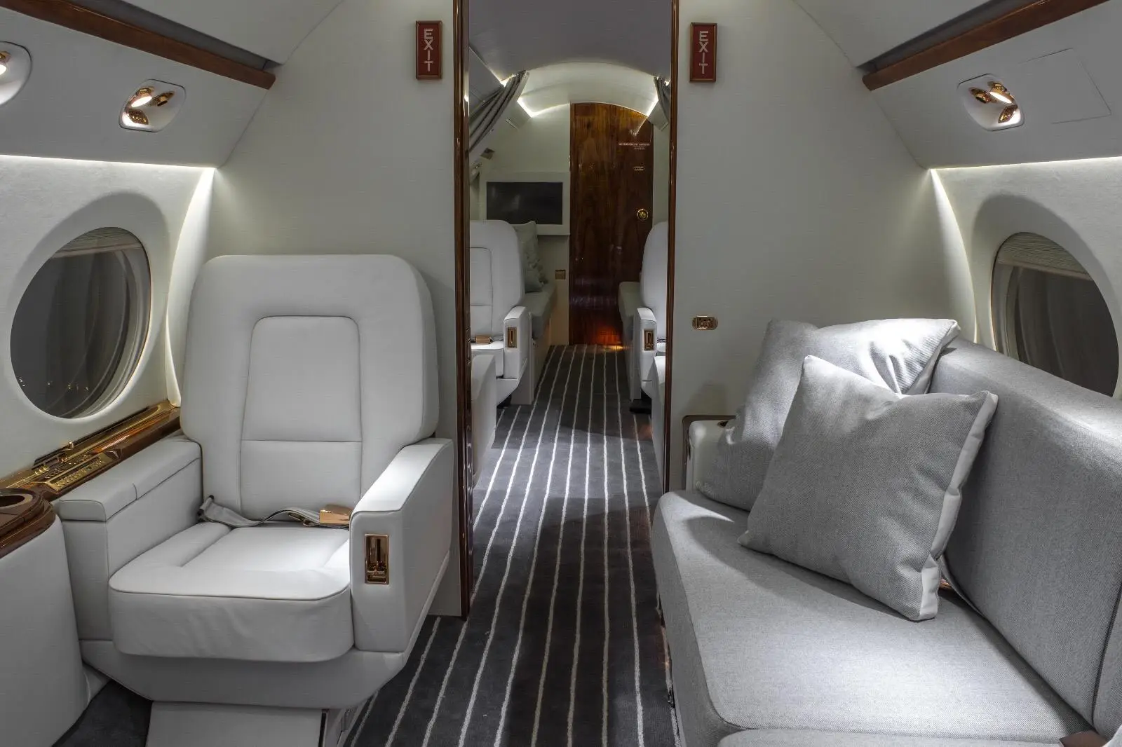 Gulfstream V N565JT operated by Sky High Aviation Services photo 6