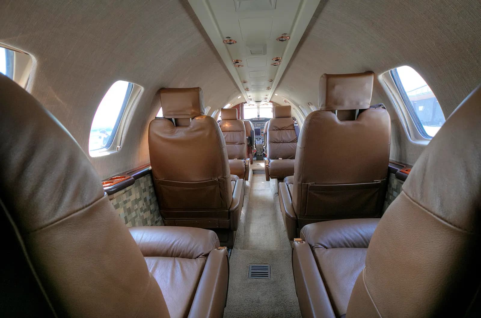 Cessna Citation Ultra N566KB operated by Lone Star Aviators, LLC photo 2