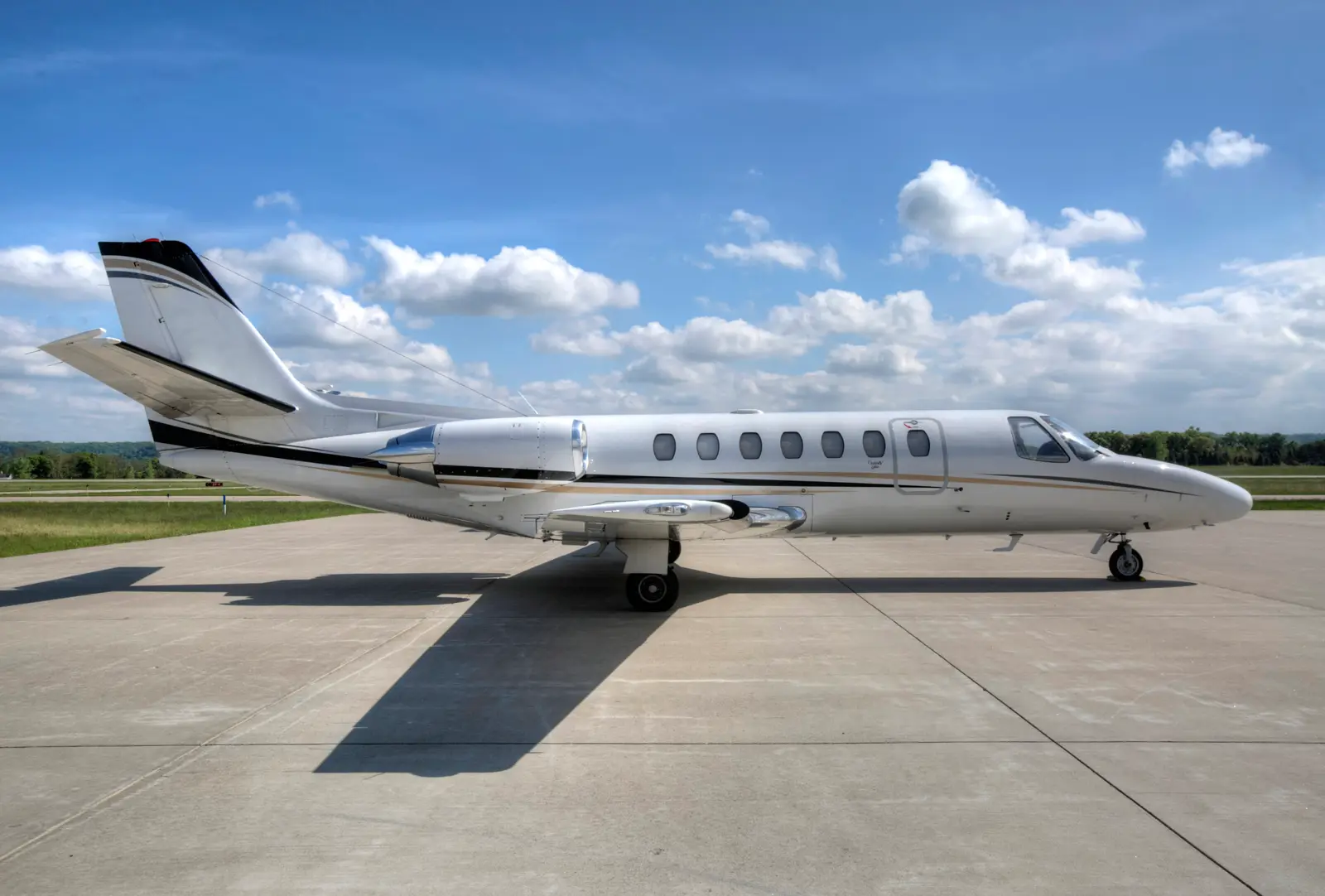 Cessna Citation Ultra N566KB operated by Lone Star Aviators, LLC photo 4