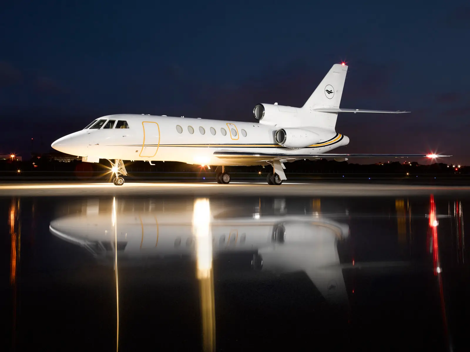 Dassault Falcon 50 N56LN operated by Century Jets photo 4
