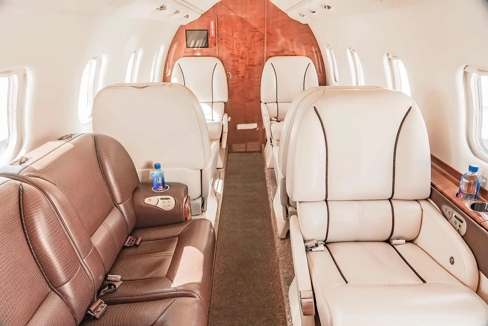 Bombardier Learjet 60 N570RR operated by Cirrus Aviation Services photo 2