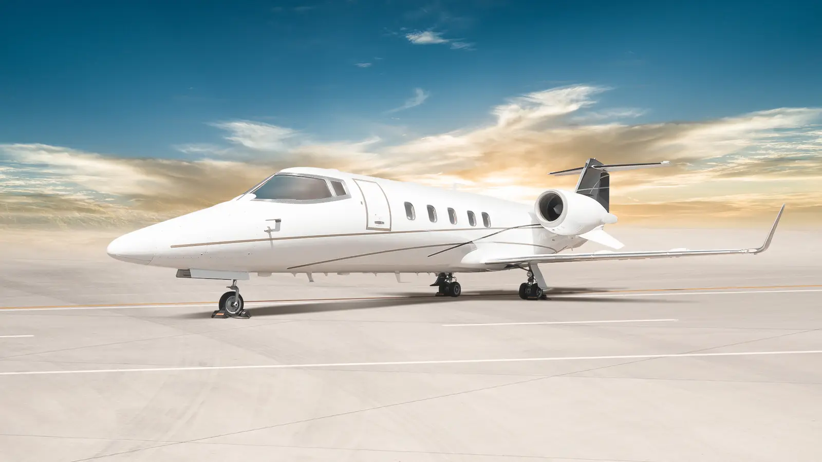 Bombardier Learjet 60 N570RR operated by Cirrus Aviation Services photo 4