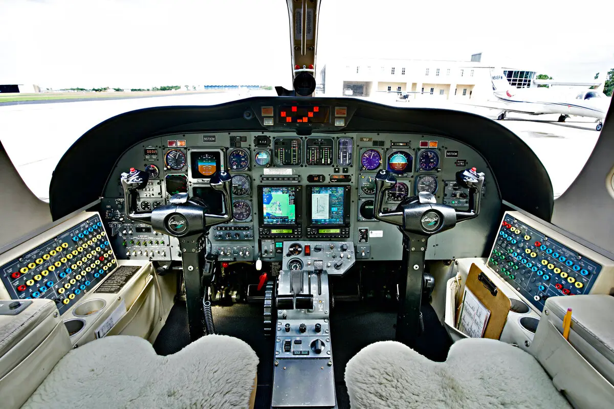 Cessna CitationJet N573CM operated by Flightline First, LLC photo 4