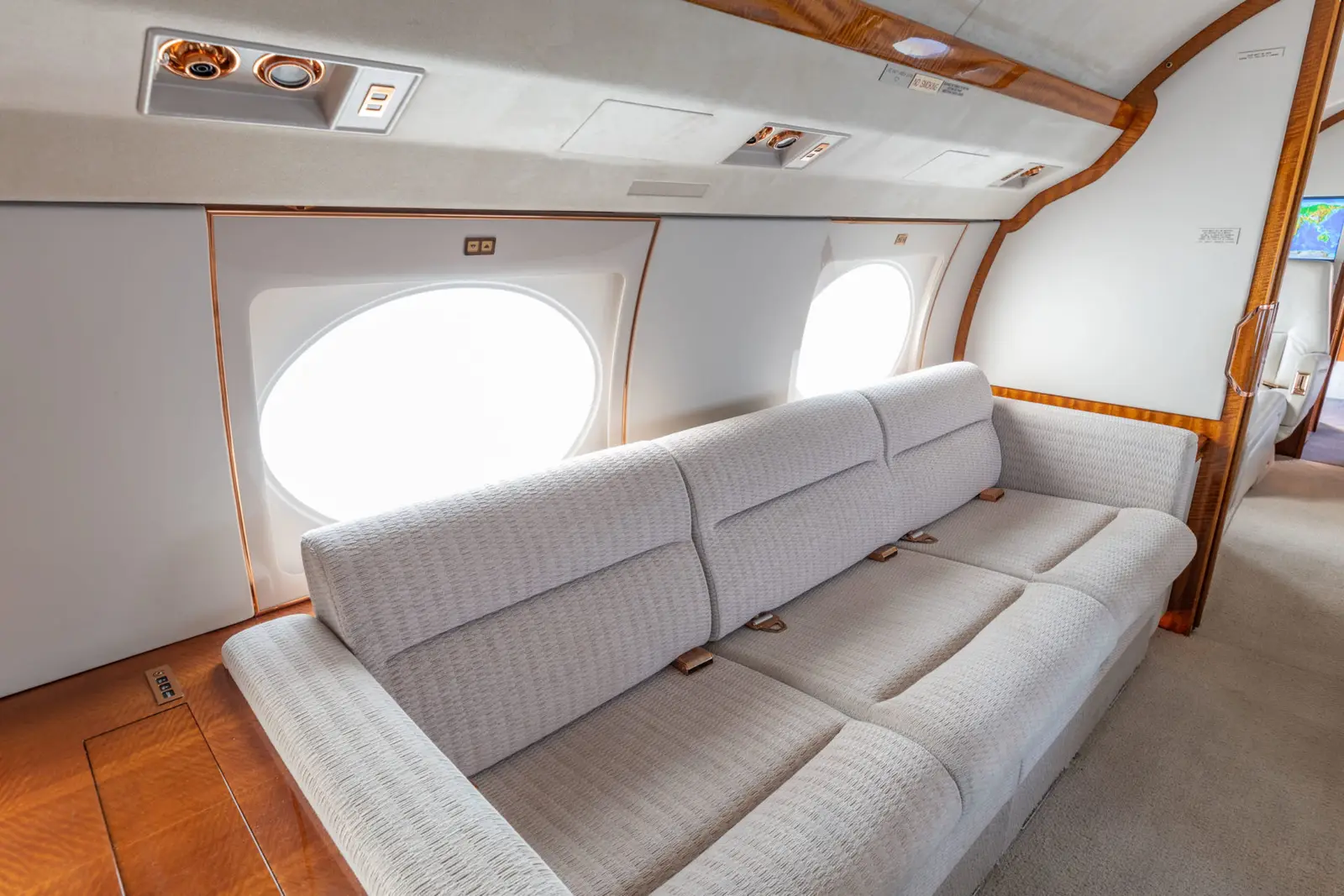Gulfstream IV N583AJ operated by STAJets photo 6