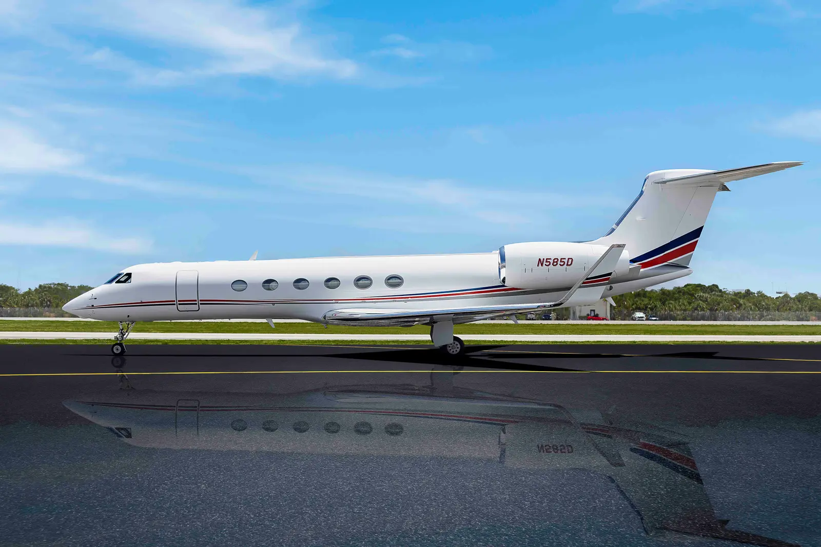 Gulfstream V N585D operated by Aircraft Transport Service, exterior