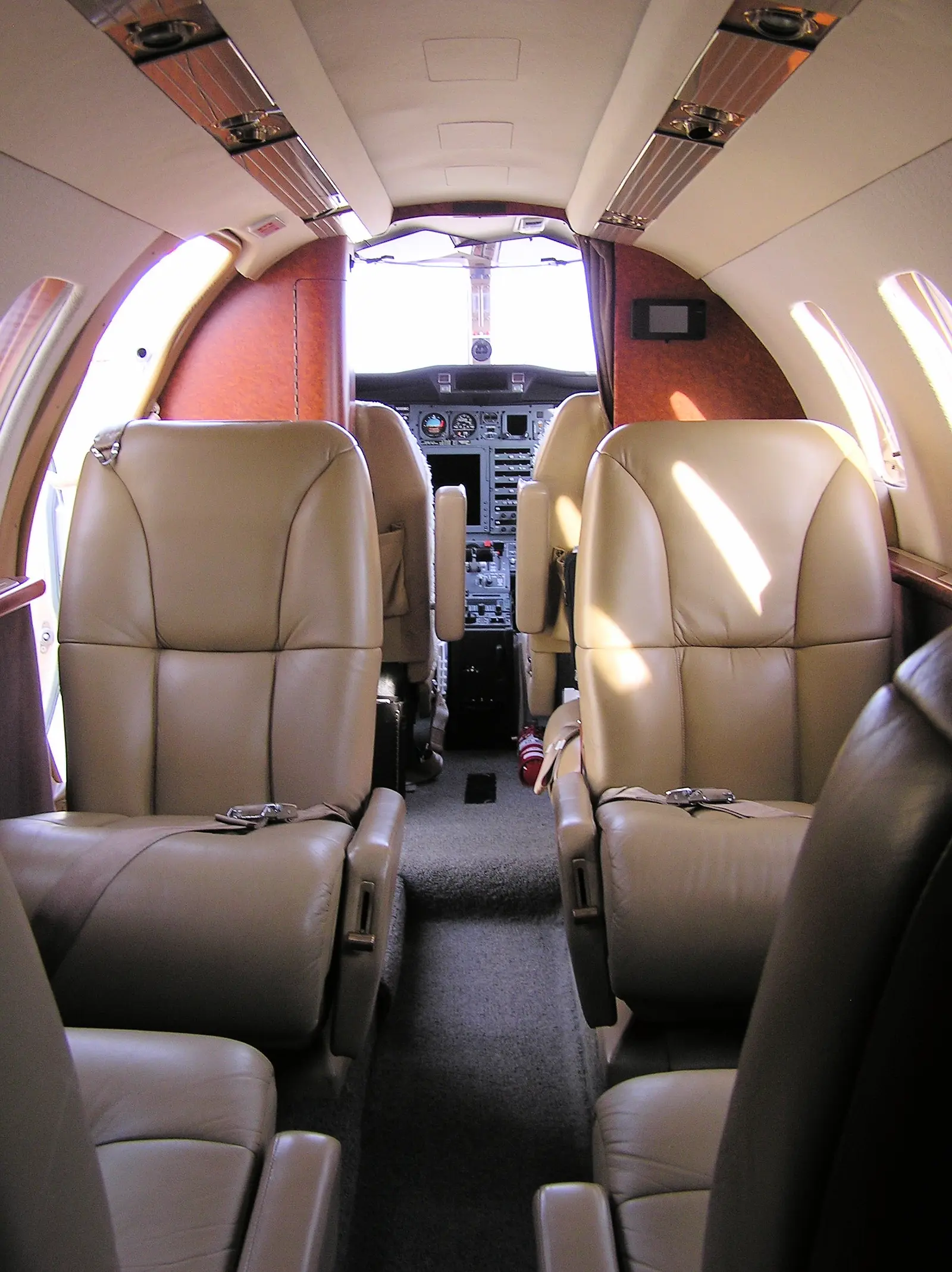Cessna Citation CJ1 N585MC operated by Trego-Dugan Aviation, Inc. photo 2