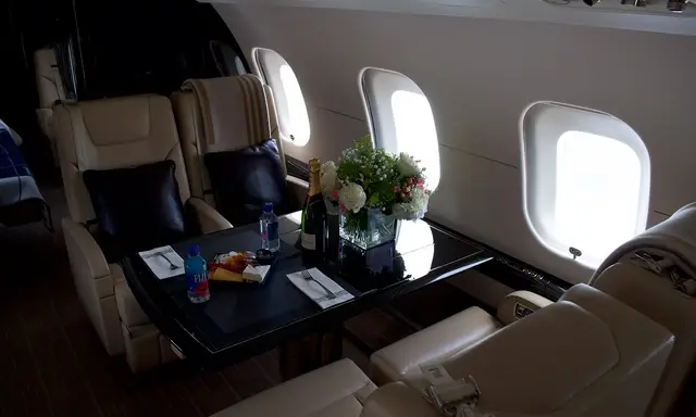 Bombardier Global 6000 N588MM operated by New World Aviation, Inc. photo 2
