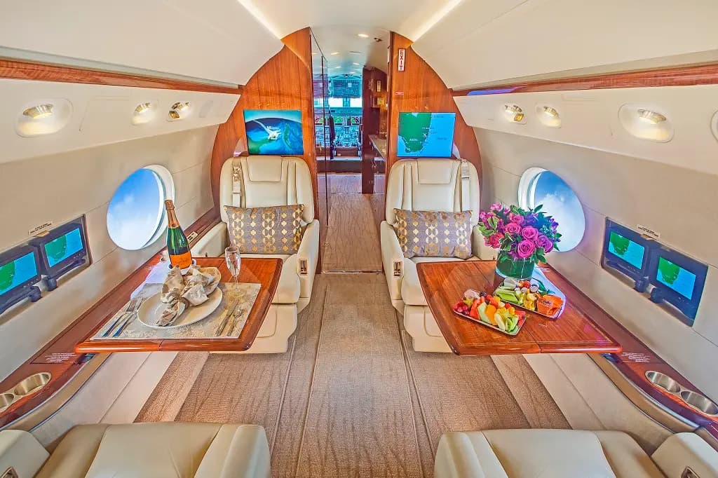 Gulfstream G550 N588TN operated by Journey Aviation, LLC photo 2