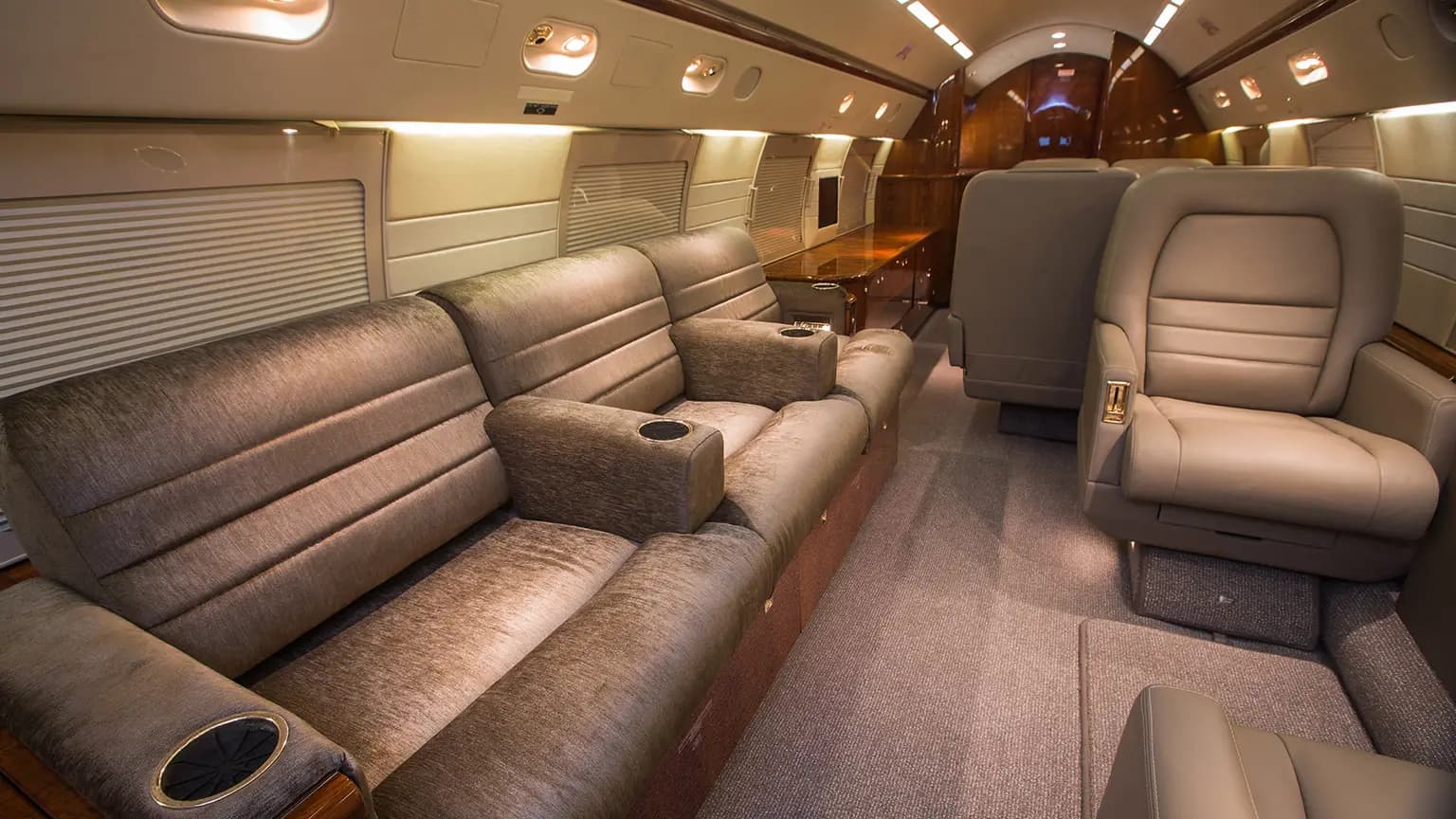 Gulfstream IV N58JE operated by Jet Edge International photo 5