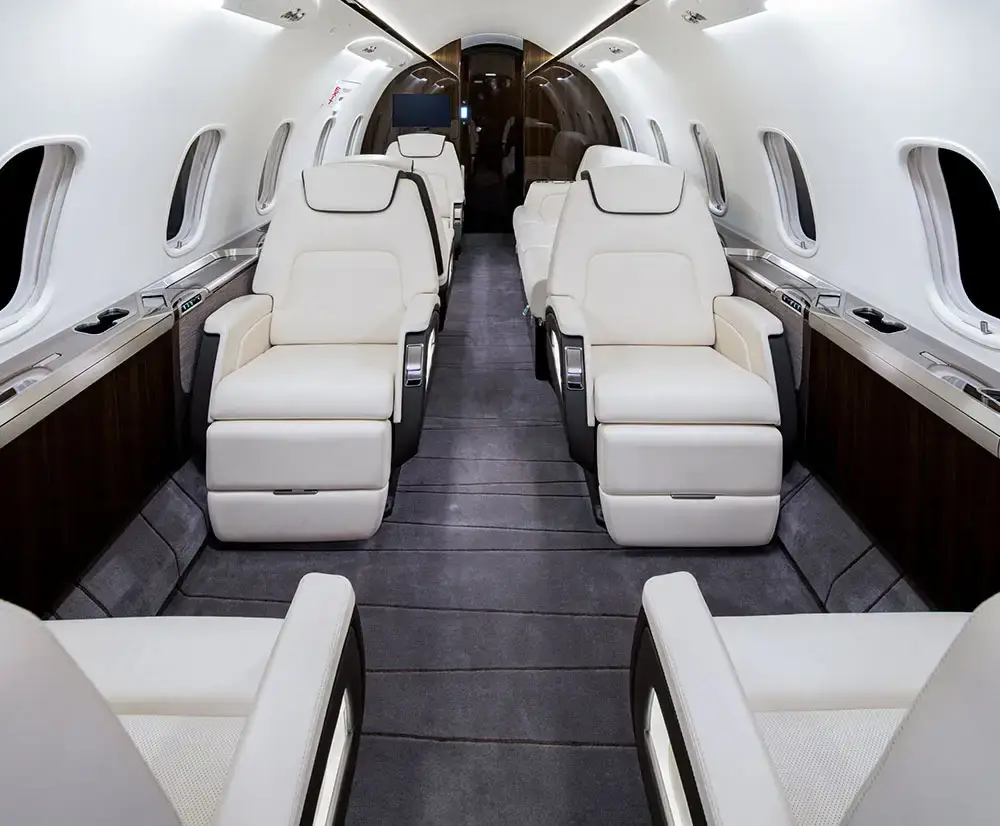 Bombardier Challenger 350 N590CV operated by Solairus Aviation photo 2