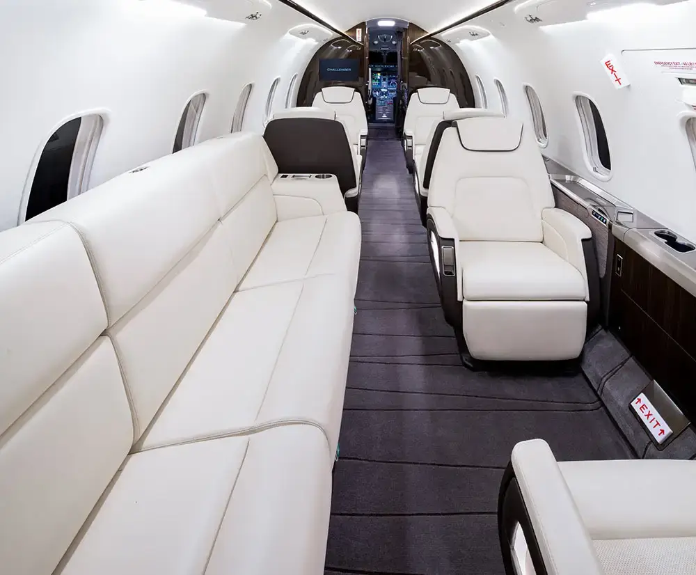 Bombardier Challenger 350 N590CV operated by Solairus Aviation photo 3