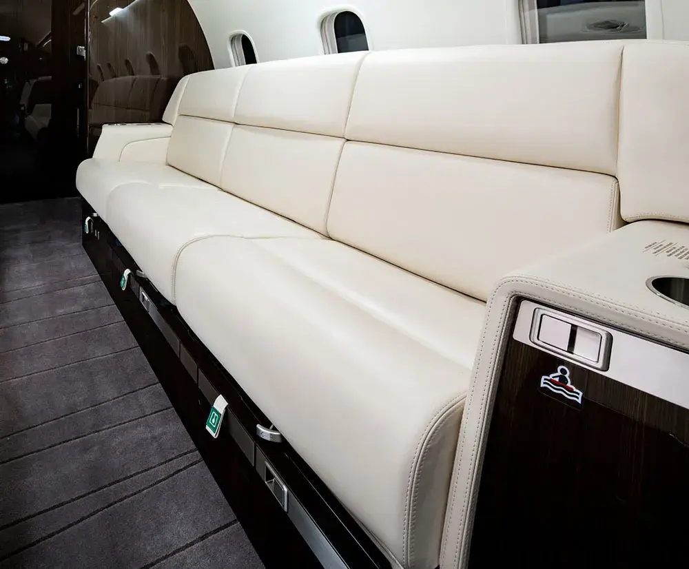 Bombardier Challenger 350 N590CV operated by Solairus Aviation photo 6
