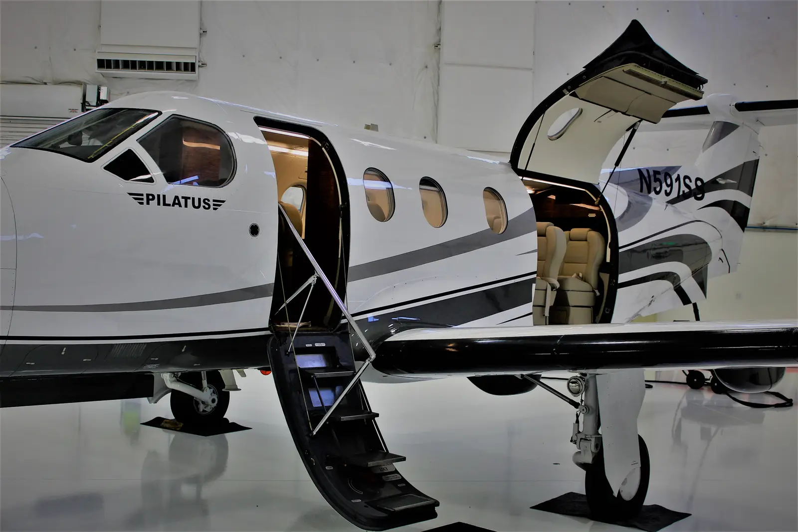 Pilatus PC-12/45 N591SS operated by M&N Aviation, exterior