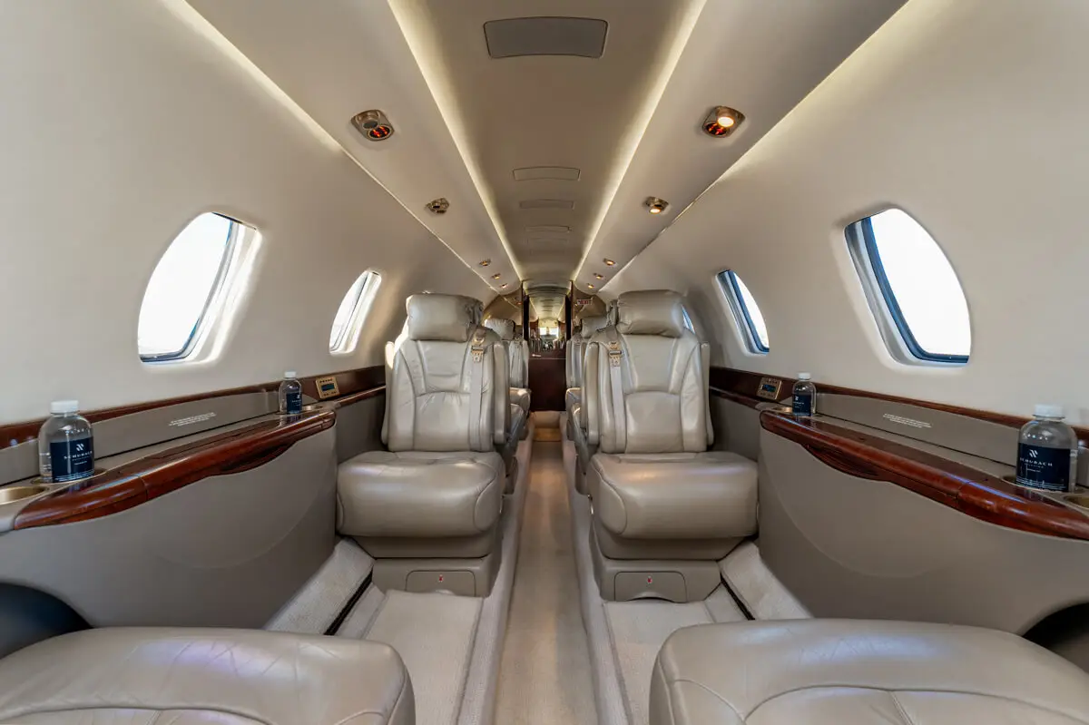 Cessna Citation Sovereign N595AB operated by Alerion Aviation, KSNA photo 2