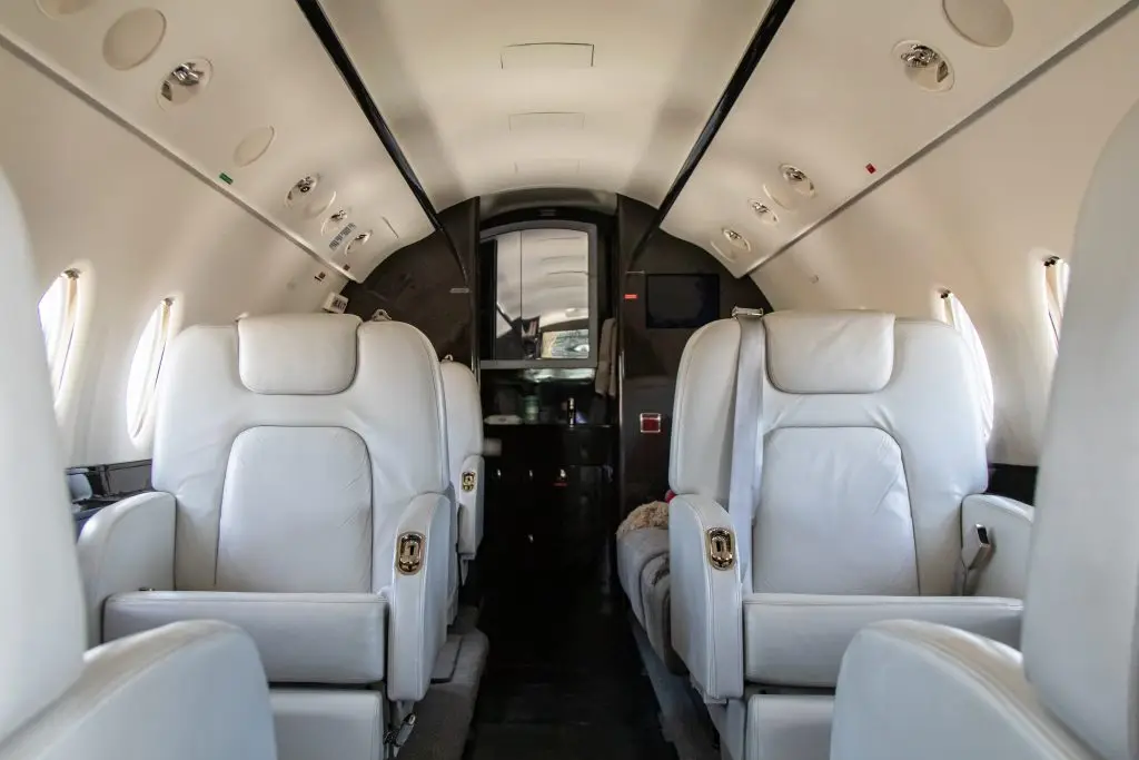 Gulfstream G200 N5BC operated by JetsPlus photo 2