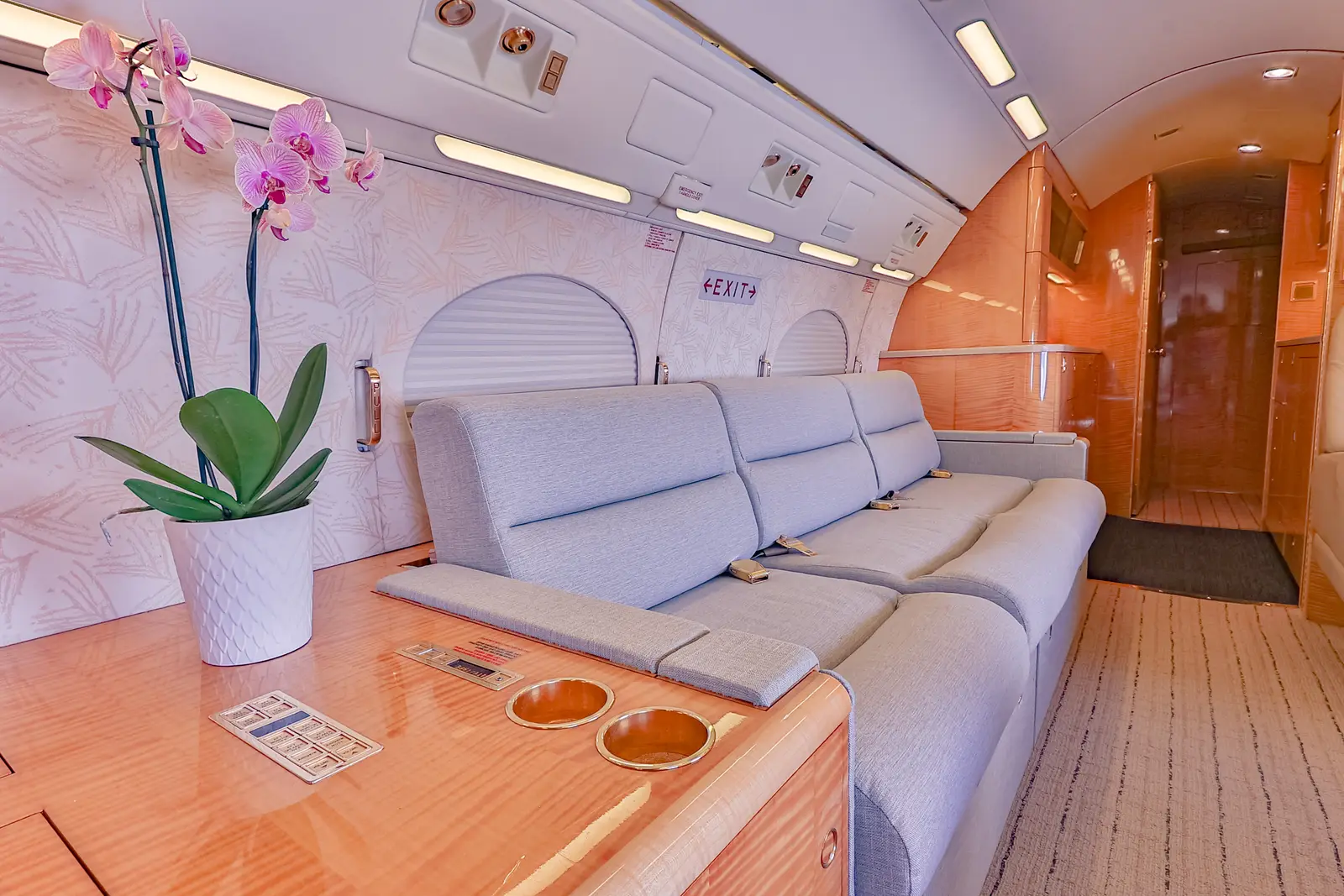 Gulfstream IV-SP N5GF operated by Fly Alliance photo 5