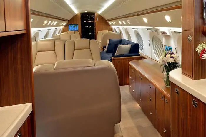 Bombardier Challenger 601-3A N601BE operated by Carlisle Air Group photo 4