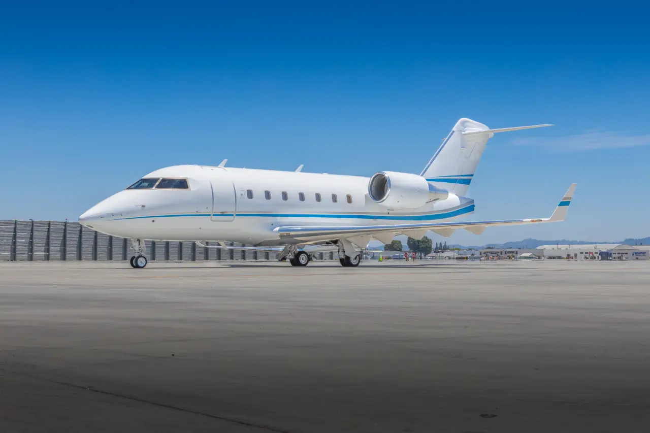 Bombardier Challenger 601-3A N601BE operated by Carlisle Air Group photo 5