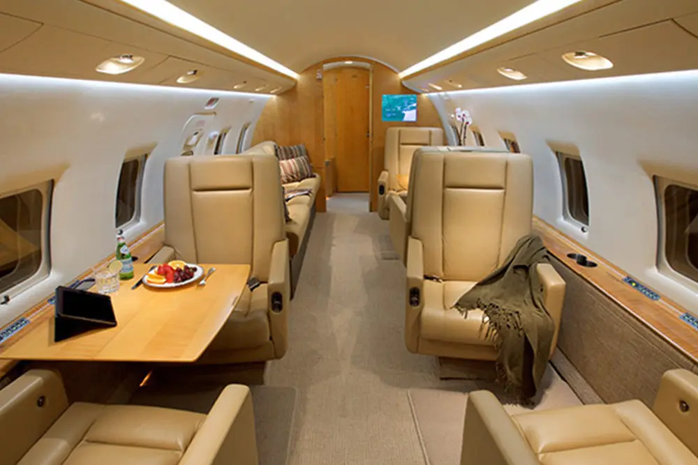 Bombardier Challenger 604 N603L operated by Solairus Aviation photo 5