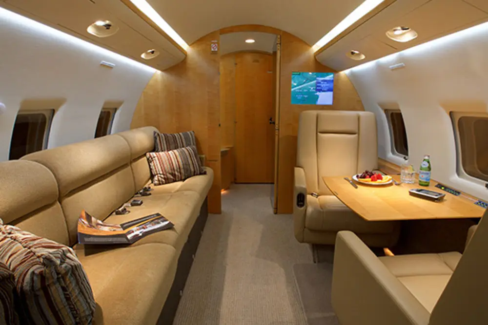 Bombardier Challenger 604 N603L operated by Solairus Aviation photo 6