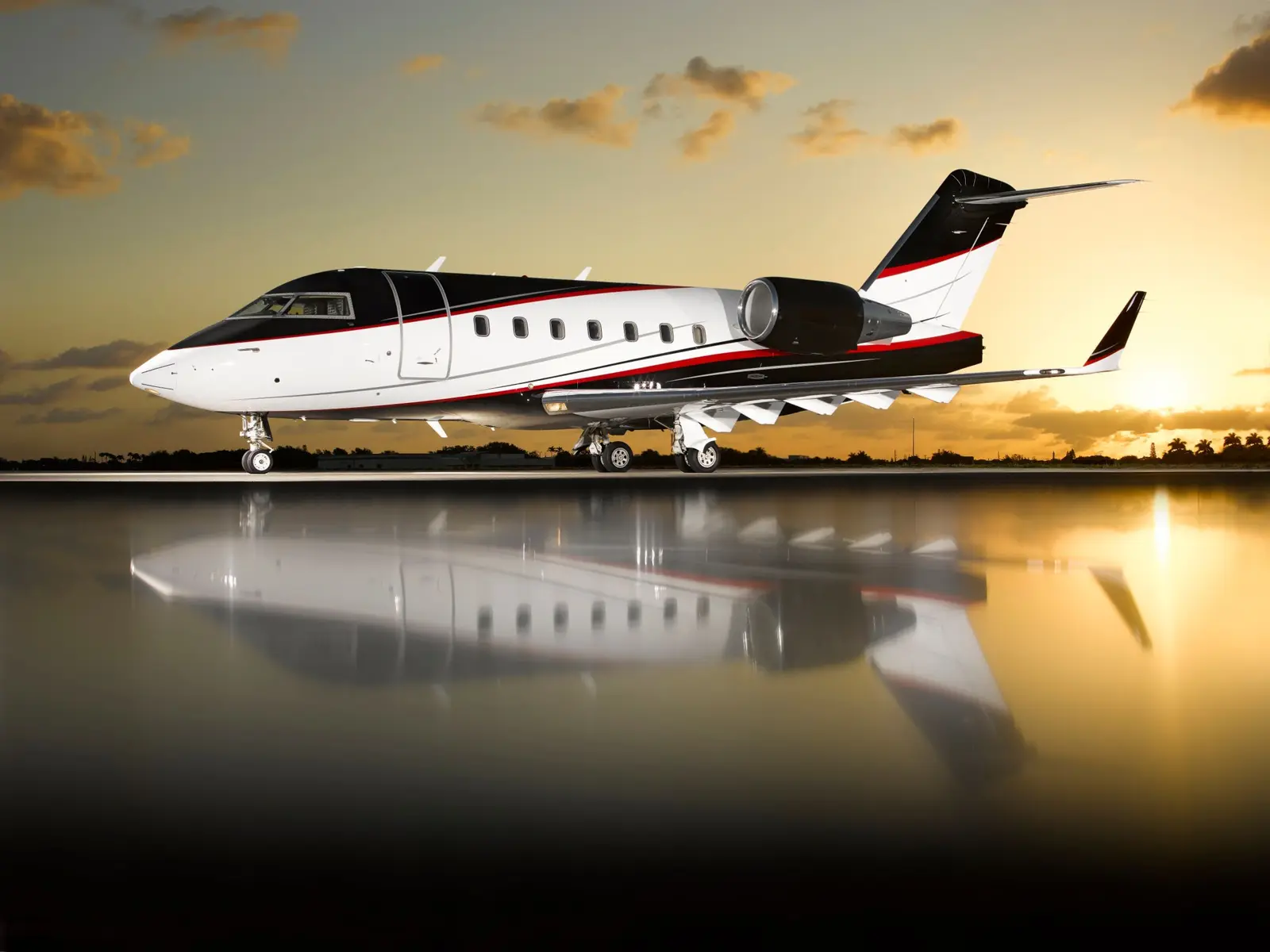 Bombardier Challenger 604 N604BC operated by Privaira Private Aviation, exterior