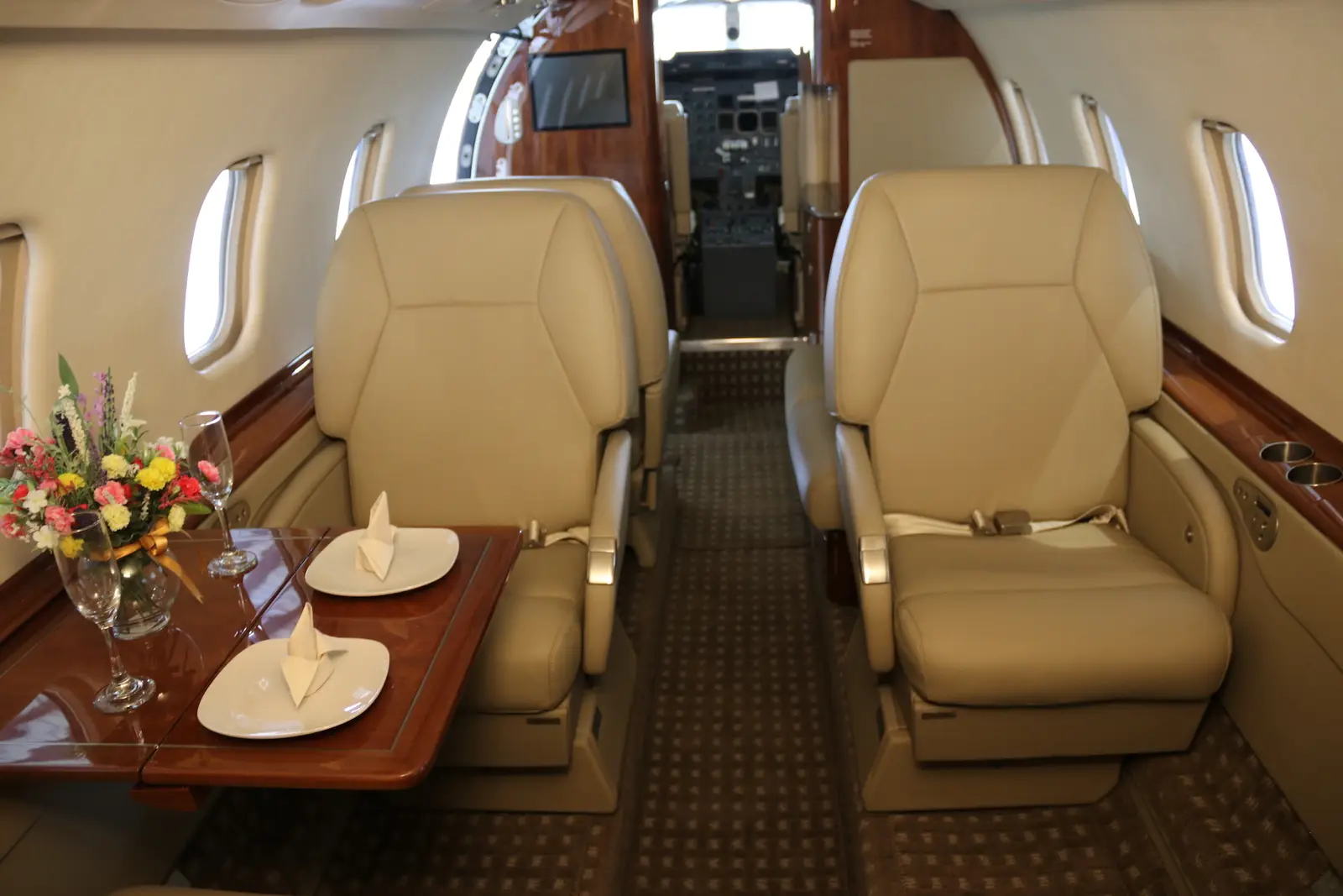Bombardier Learjet 60 N604BK operated by Craig Air Center photo 2