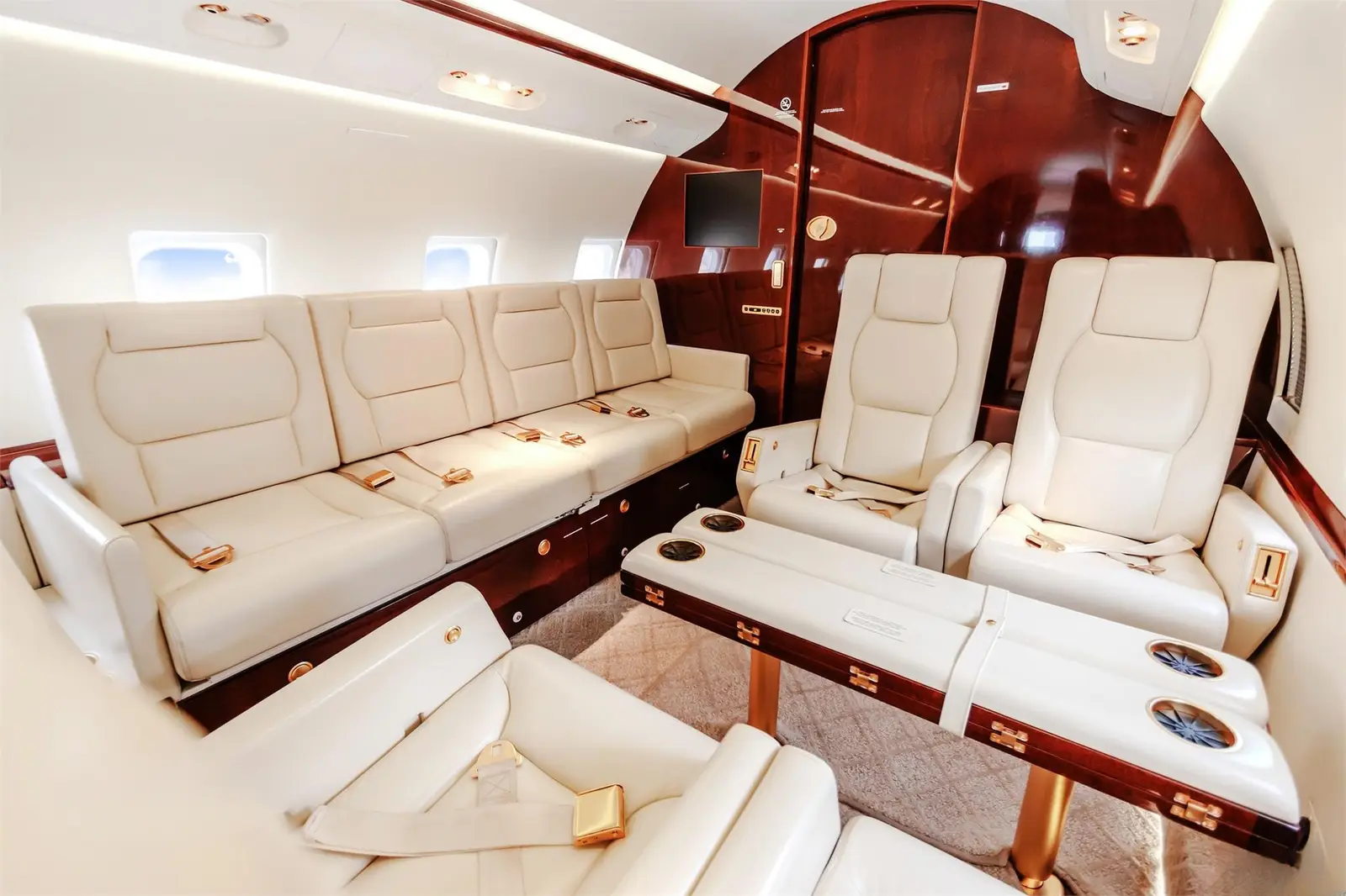 Bombardier Challenger 604 N604FM operated by Jet Linx Aviation, LLC photo 3