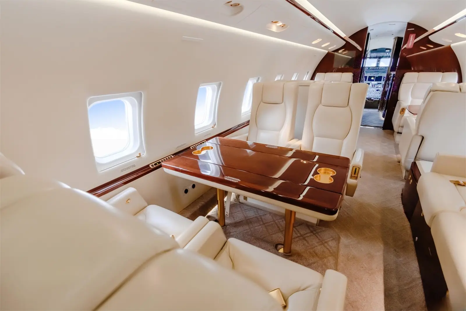 Bombardier Challenger 604 N604FM operated by Jet Linx Aviation, LLC photo 5