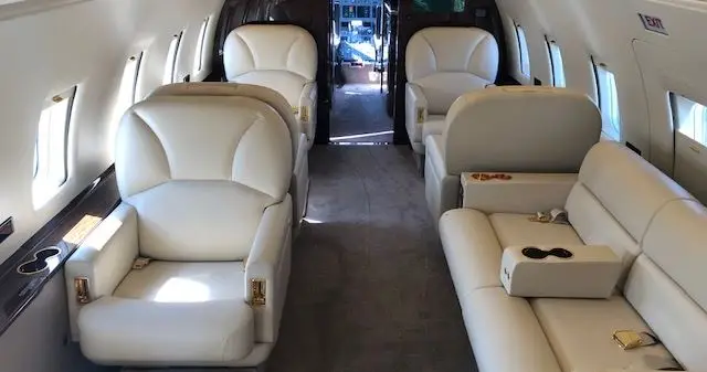 Bombardier Challenger 604 N604SG operated by JetsPlus photo 2