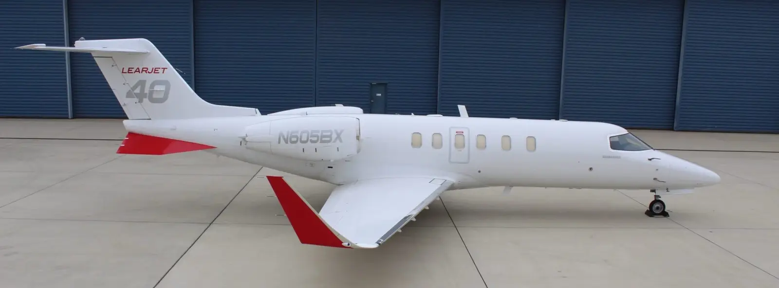 Bombardier Learjet 40XR N605BX operated by XCEL Jet, exterior